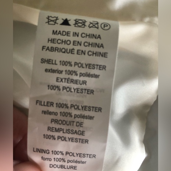 MICHAEL KORS NWOT CREAM COLOR PUFFER VEST WITH GOLD MK  SNAP CLOSURE. SIZE LARGE - Picture 7 of 8